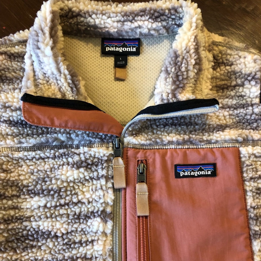 Beautiful Patagonia Fleece vest. Women’s size Large.